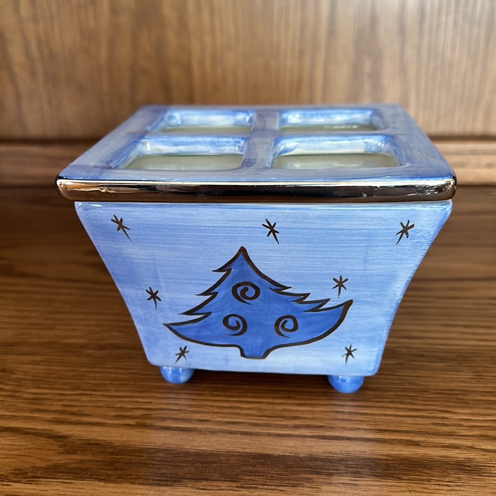 GAC, Christmas Candy Dish W/ Lid Glass Windows.Light Blue. 5.5x4.5.Rare. Footed